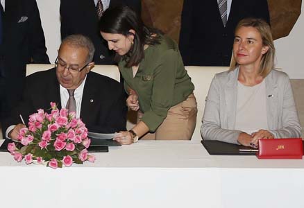 Ramtane Lamamra et Federica Mogherini lors de la visite de cette dernière à Alger. New Press